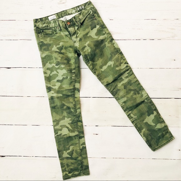 ⭐️ 2/$25 ⭐️ Gap camo skinny jeans - Picture 2 of 4